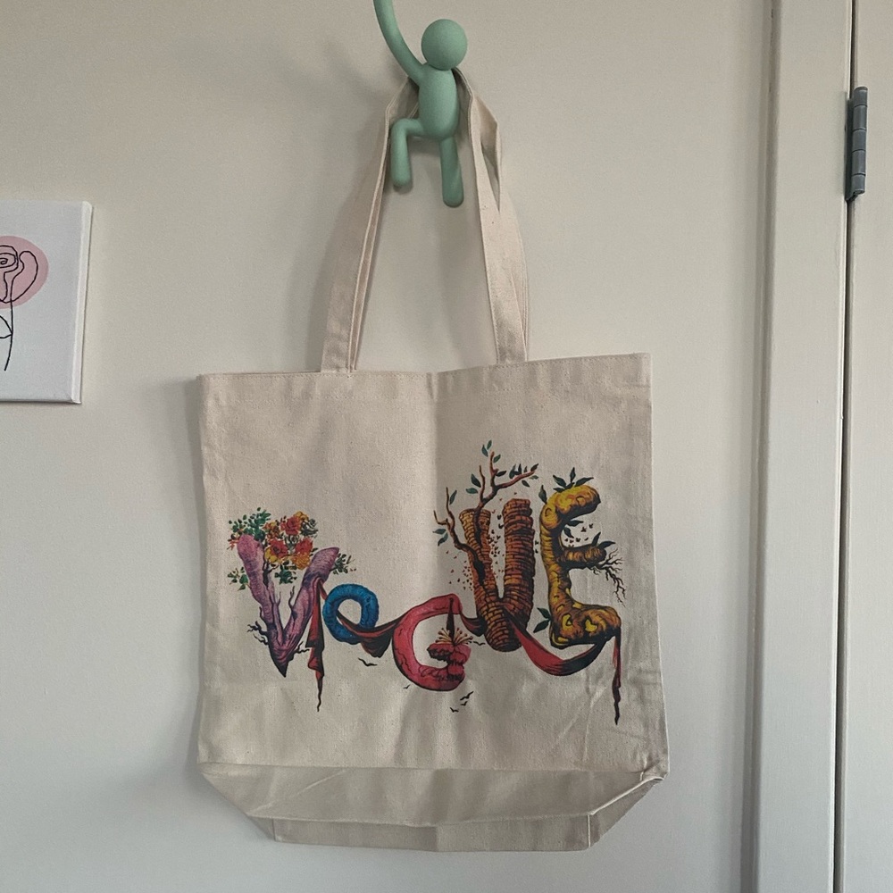 Vogue Tote Bag